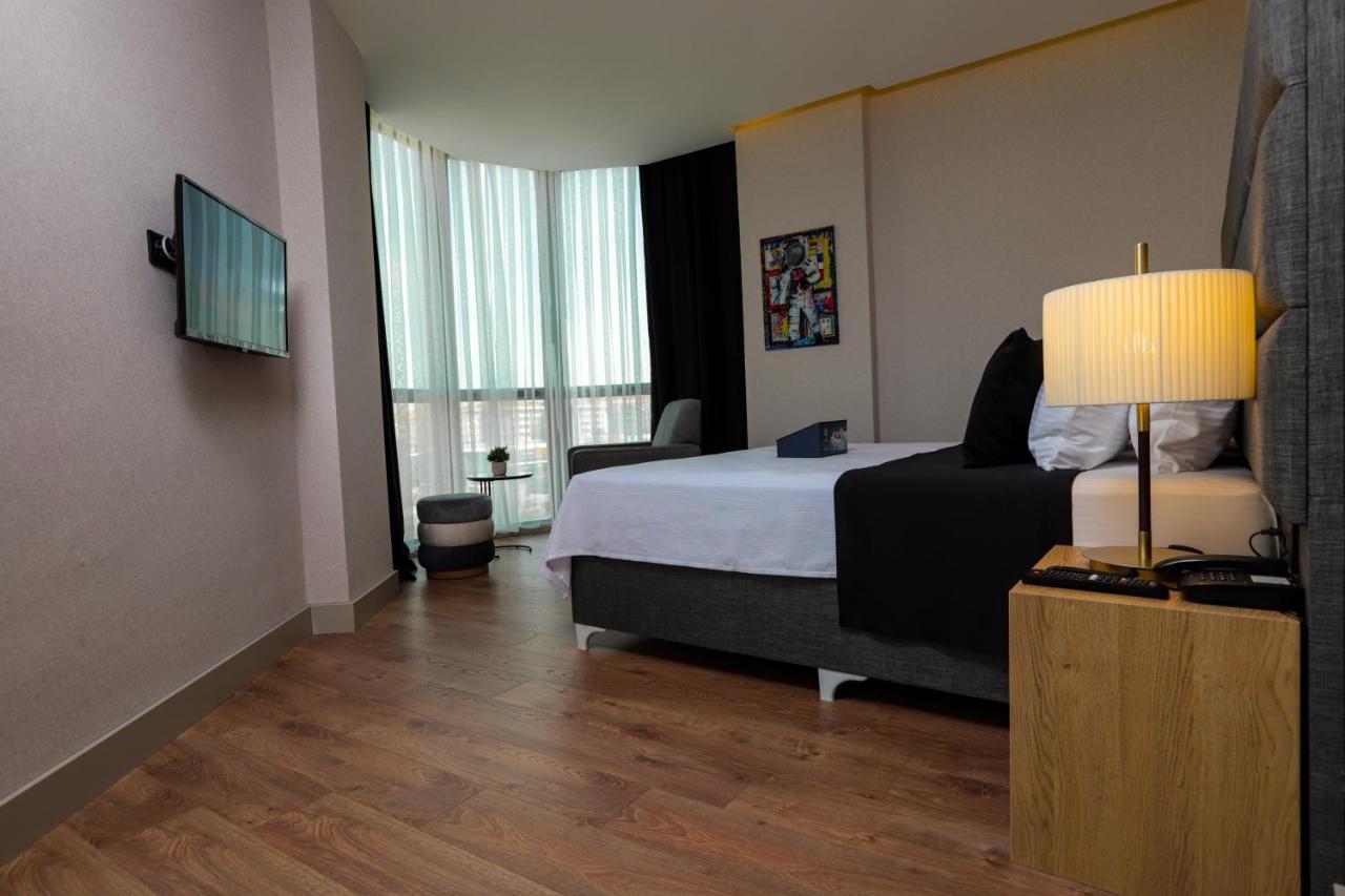 Brand Business Hotel Corlu Esterno foto
