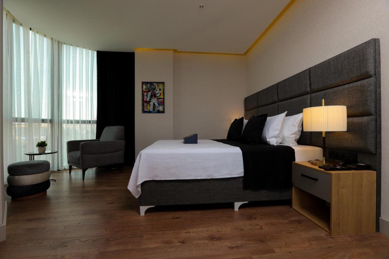 Brand Business Hotel Corlu Esterno foto