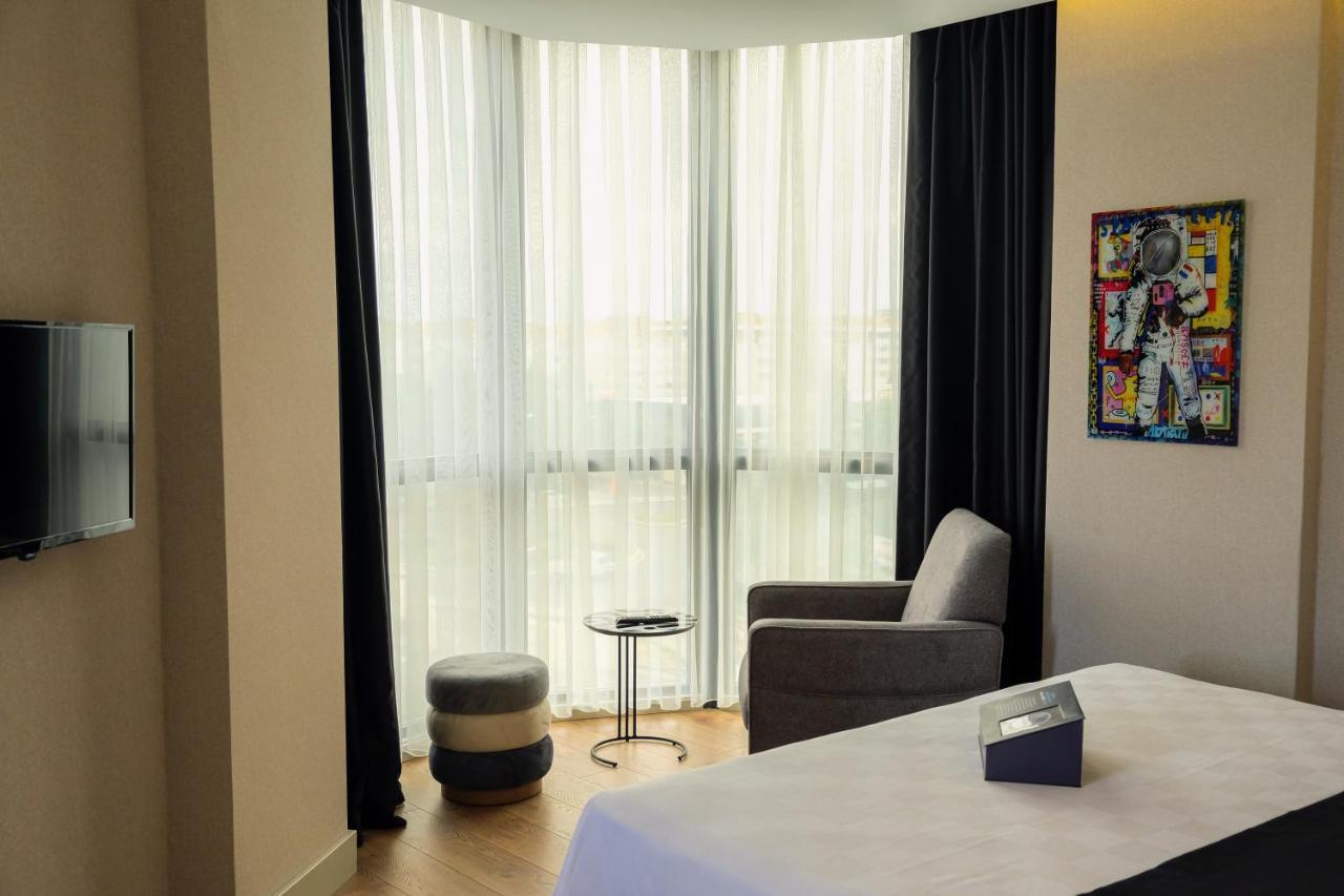 Brand Business Hotel Corlu Esterno foto