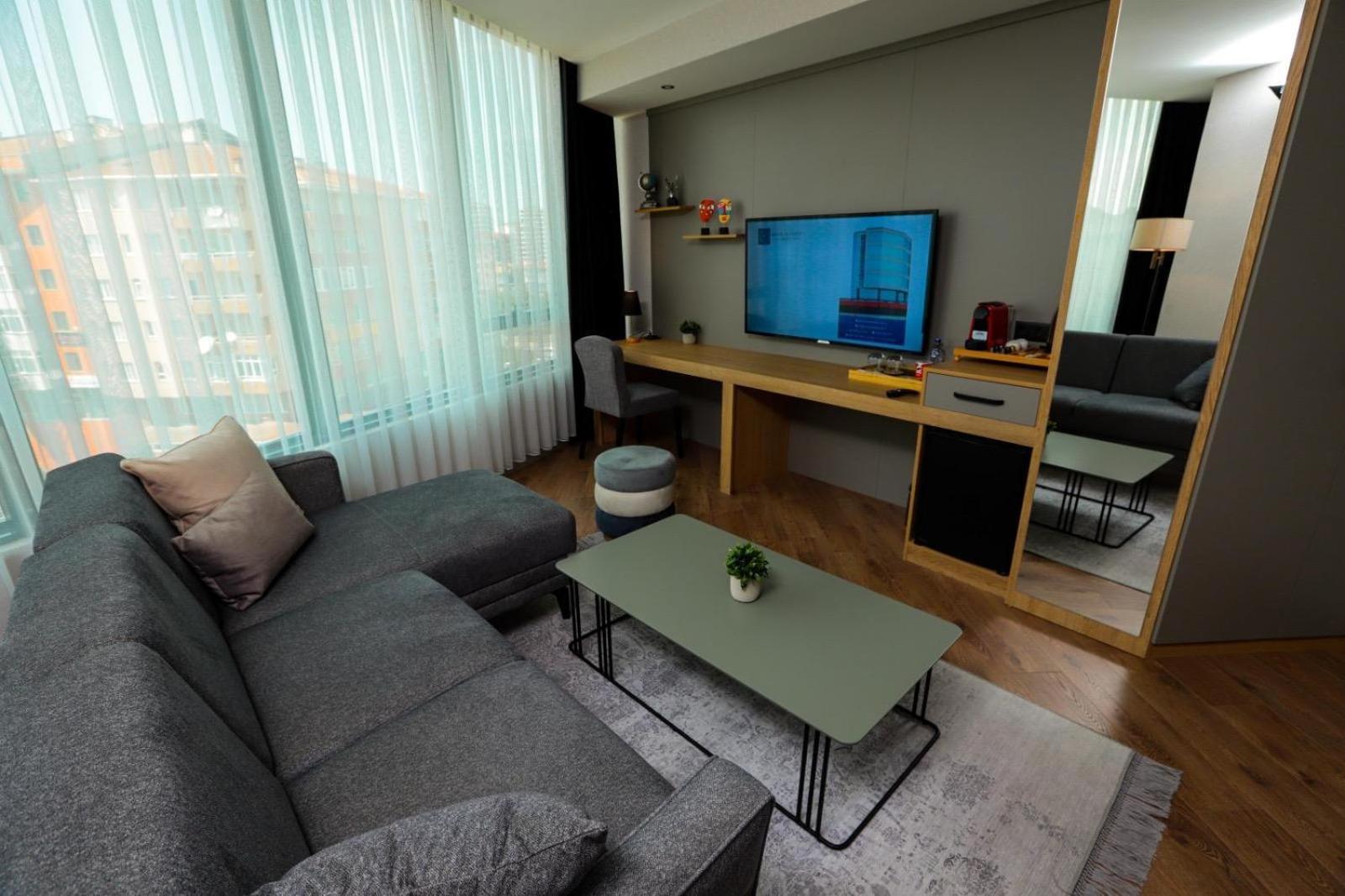 Brand Business Hotel Corlu Esterno foto