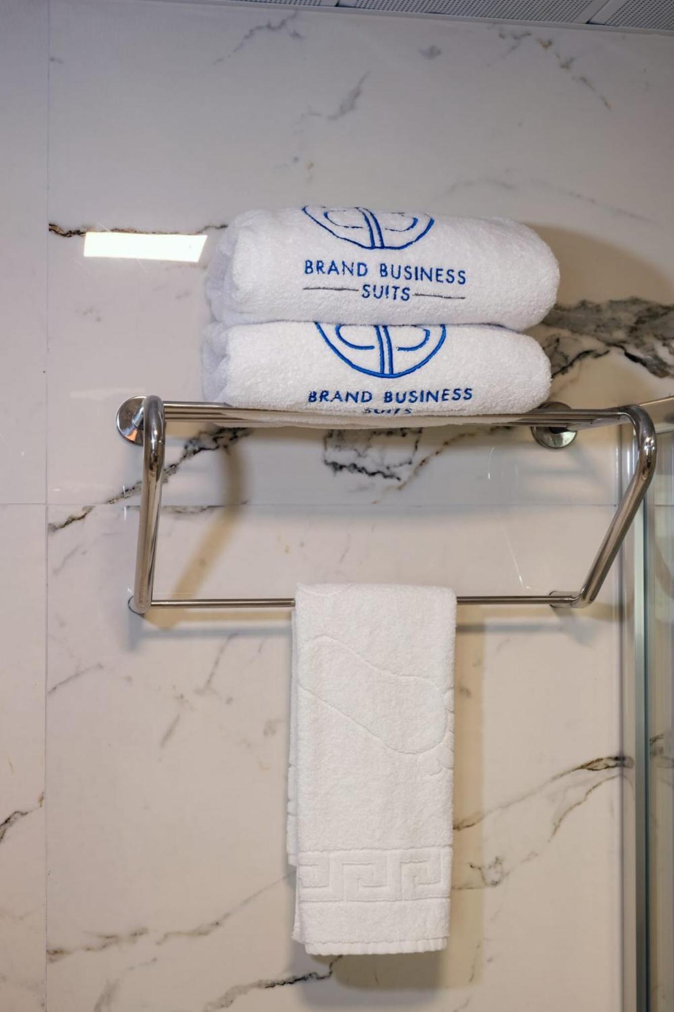 Brand Business Hotel Corlu Esterno foto