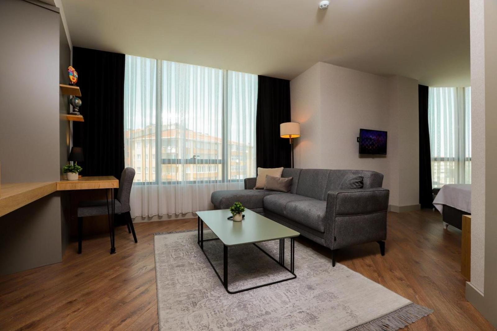 Brand Business Hotel Corlu Esterno foto