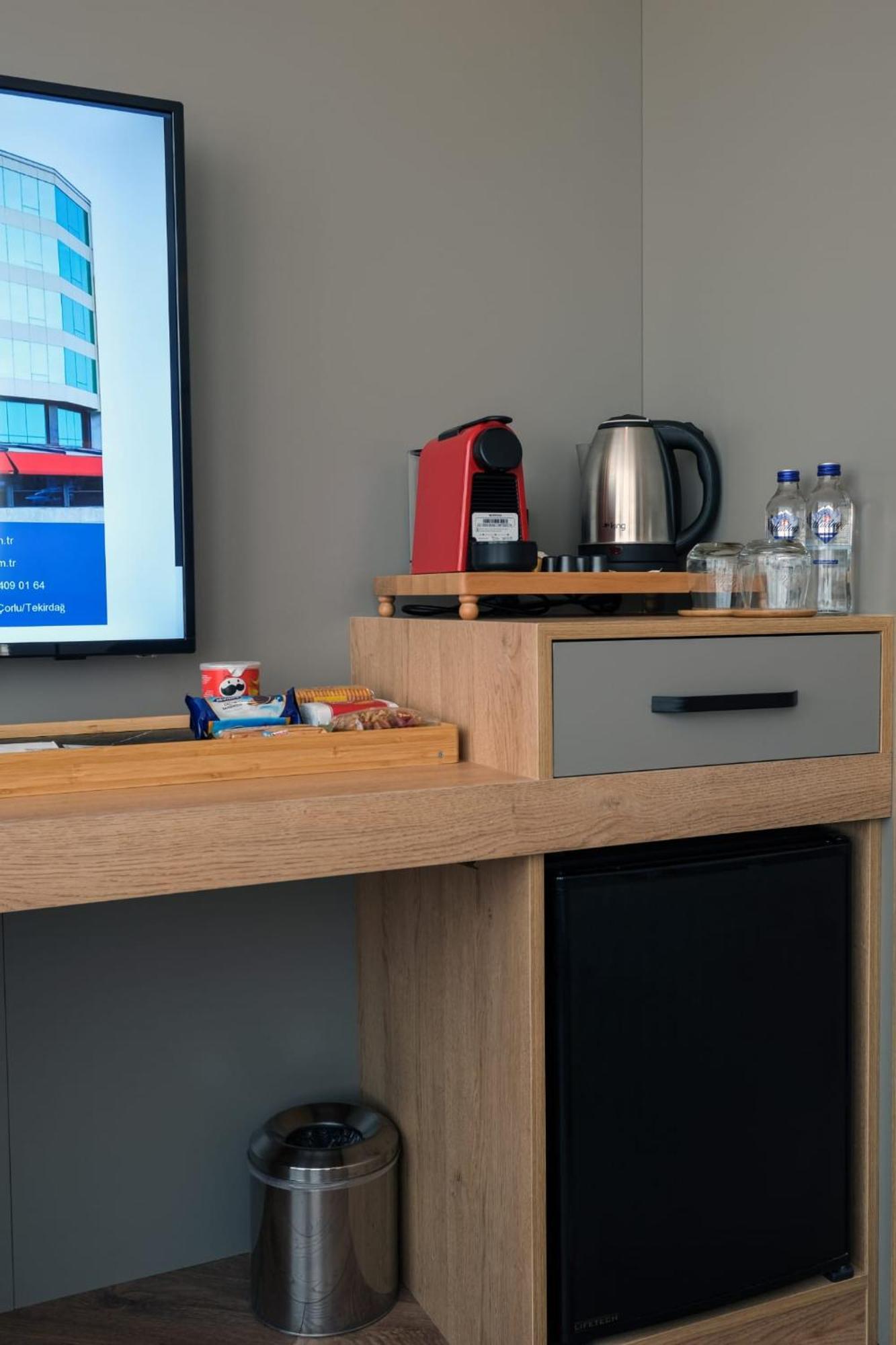 Brand Business Hotel Corlu Esterno foto